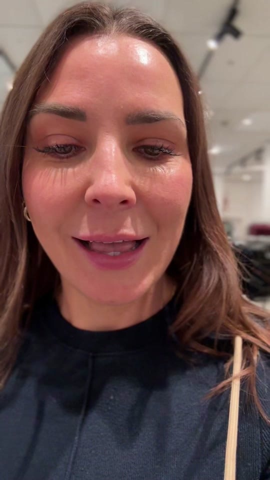 Post 8 by Laura Rooney on TikTok (video)