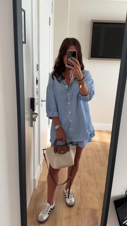 Post 3 by Laura Rooney on TikTok (video)