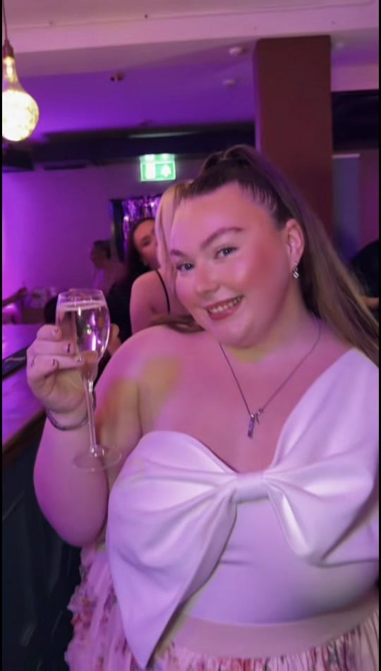 Post 10 by ✨🤍Louise Conville🤍✨ on TikTok (video)