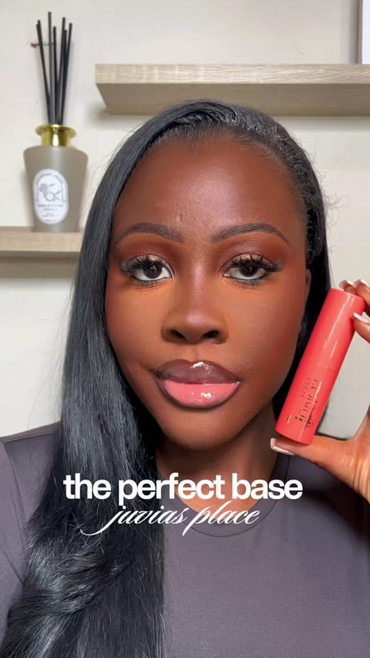 Post 3 by Efya Mensah on TikTok (video)
