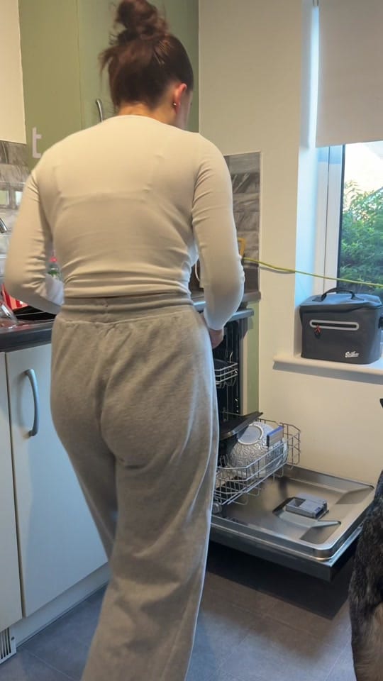 Post 2 by caterussell_ on TikTok (video)