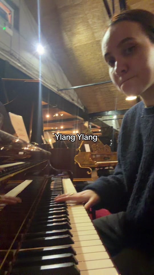 Post 5 by Helen Martyniuk on TikTok (video)