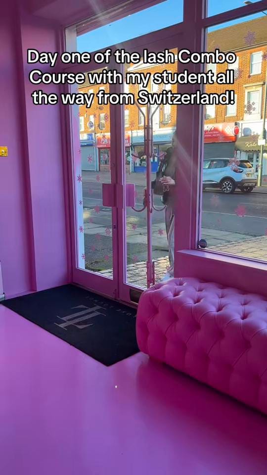 Post 2 by Luxe Lounge on TikTok (video)