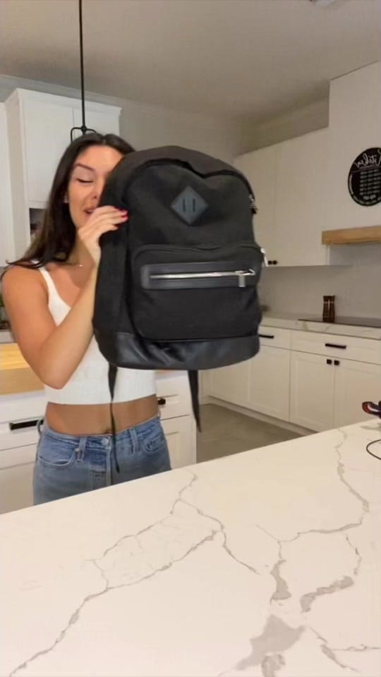 Post 10 by Sofía Cano on TikTok (video)