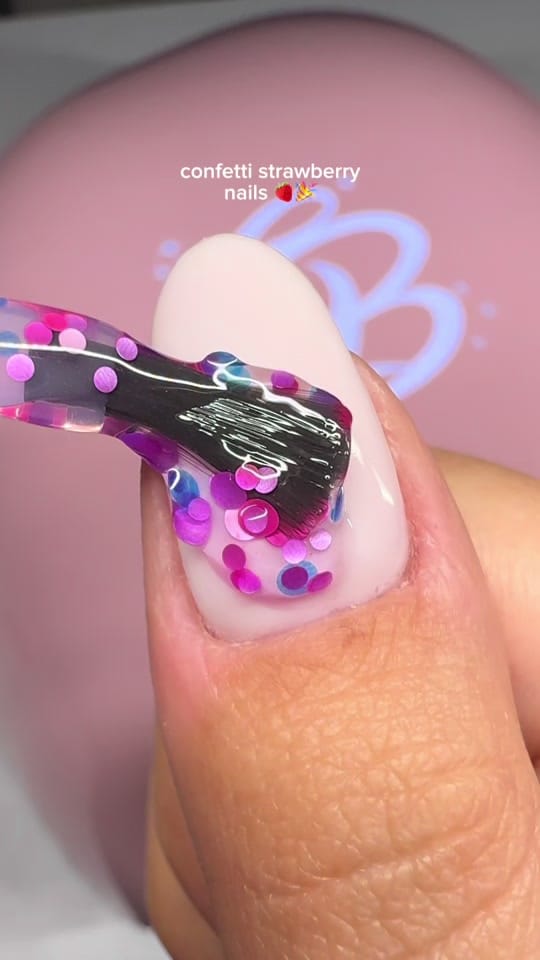 Post 6 by nailedbynatalia on TikTok (video)