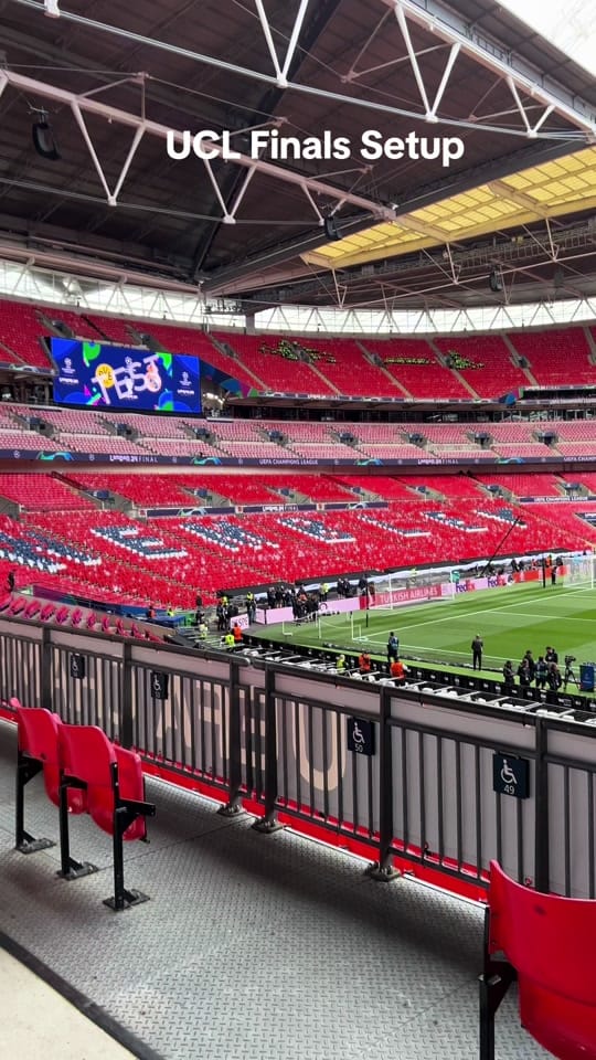 Post 8 by _digitallondon on TikTok (video)