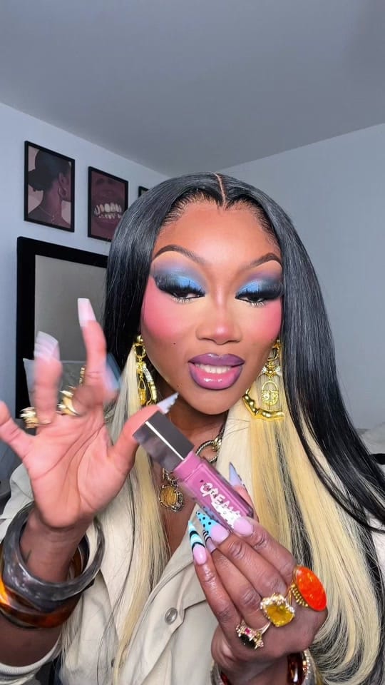 Post 2 by _simplybecca on TikTok (video)