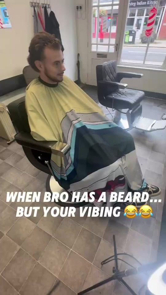 Post 2 by Tom Whitten (Bayside barbers) on TikTok (video)