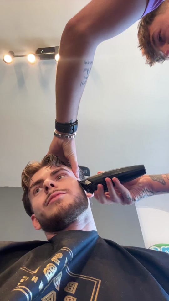 Post 5 by Tom Whitten (Bayside barbers) on TikTok (video)