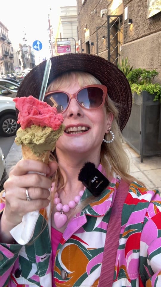 Post 4 by Klara McDonnell on TikTok (video)