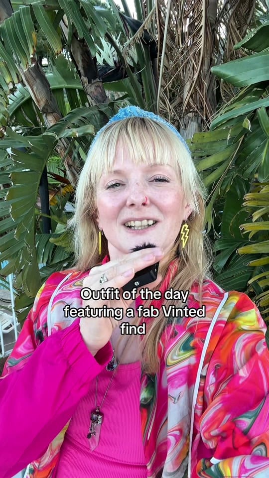 Post 6 by Klara McDonnell on TikTok (video)