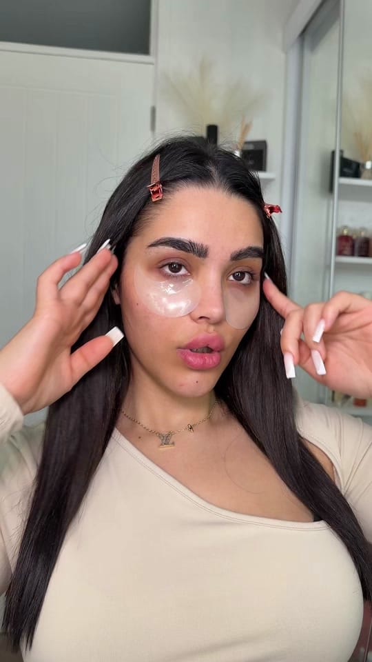 Post 1 by Helia on TikTok (video)