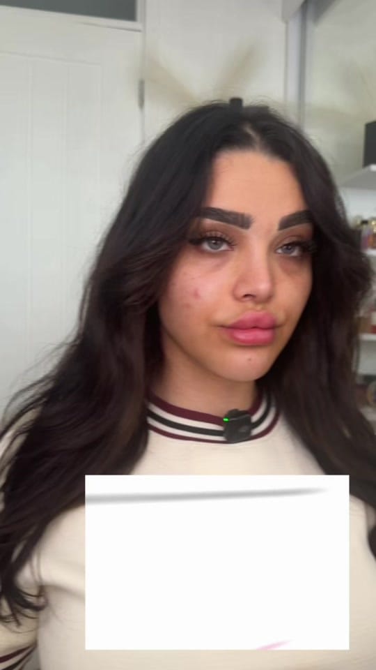 Post 7 by Helia on TikTok (video)