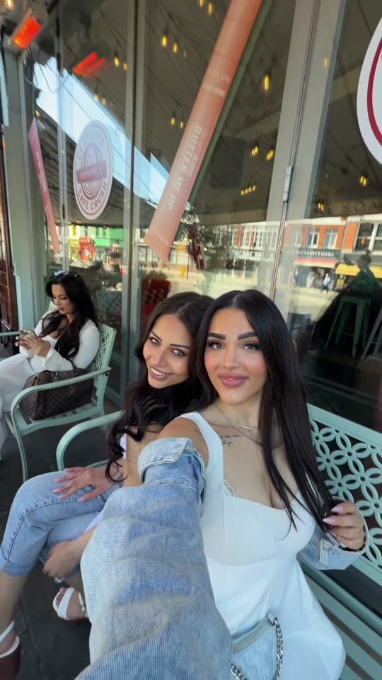 Post 8 by Helia on TikTok (video)