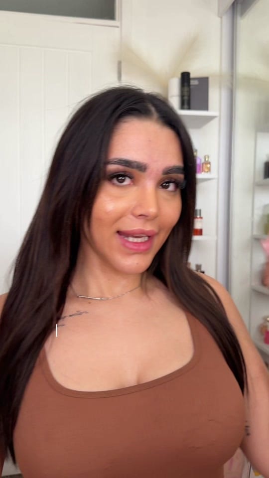 Post 9 by Helia on TikTok (video)