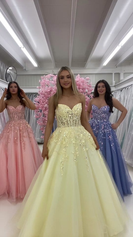 Post 8 by Rosie’s Closet on TikTok (video)