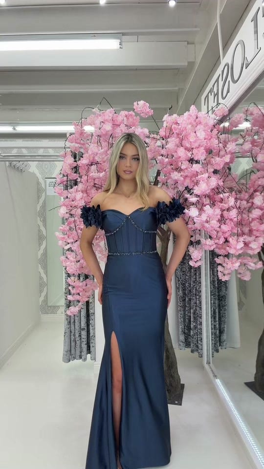 Post 6 by Rosie’s Closet on TikTok (video)