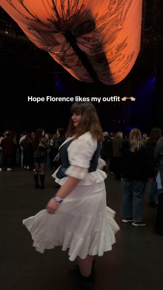Post 6 by Julia on TikTok (video)