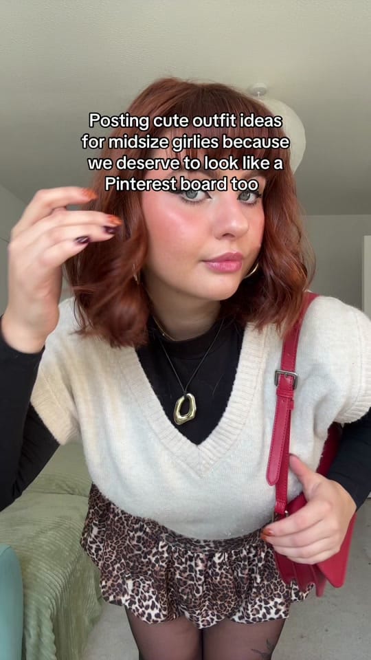 Post 10 by Julia on TikTok (video)