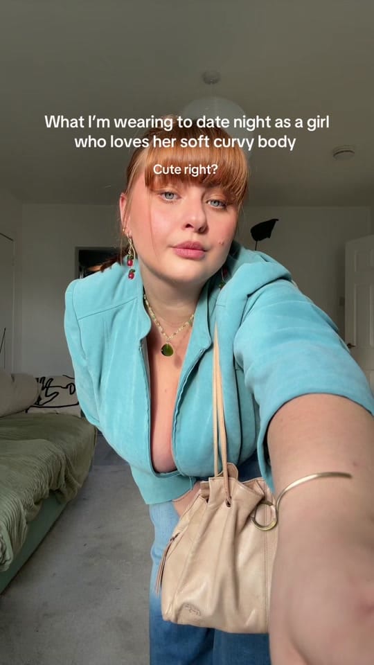 Post 2 by Julia on TikTok (video)