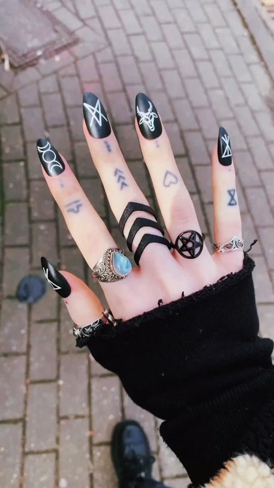 Post 8 by Kimiperi on TikTok (video)