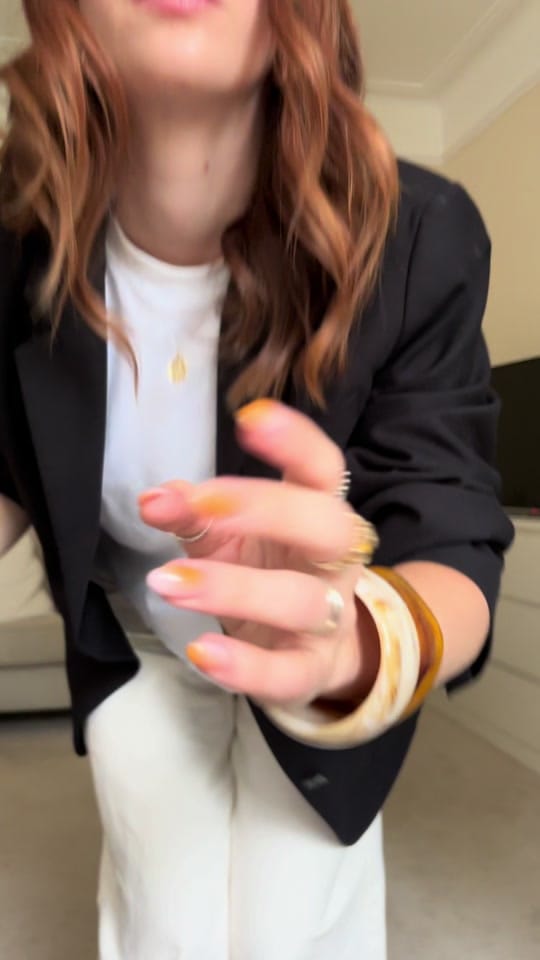 Post 1 by Lucy Legret on TikTok (video)