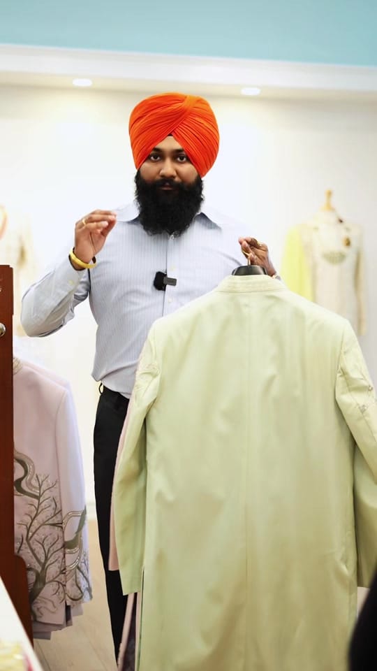 Post 1 by Fashioniq.ca on TikTok (video)