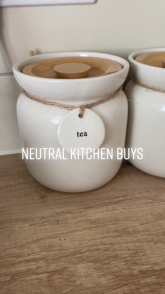 Post 8 by Lele on TikTok (video)