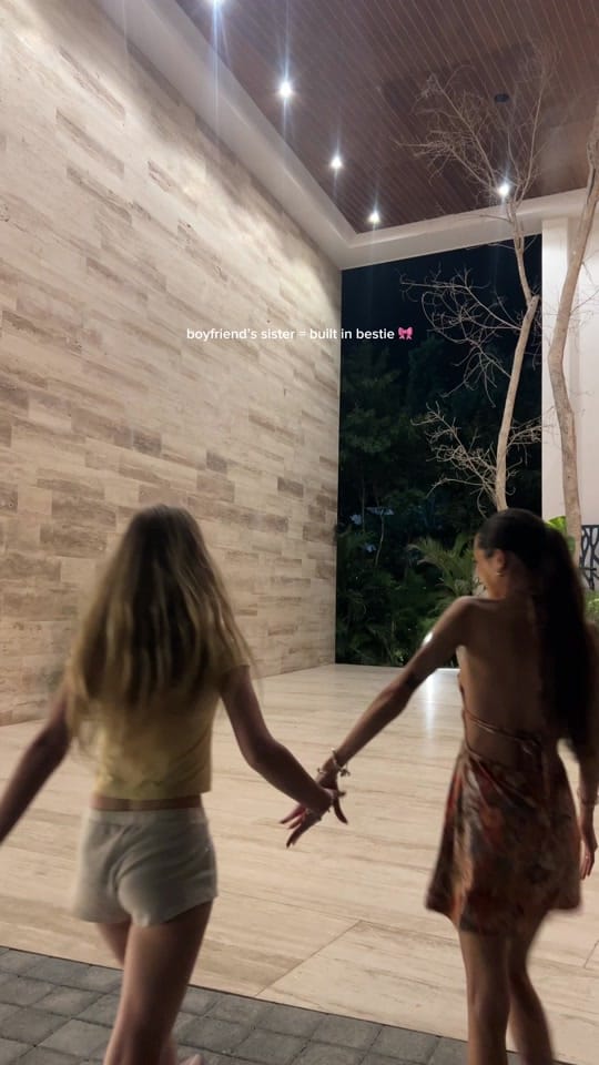 Post 3 by CHANTELLE LILI on TikTok (video)