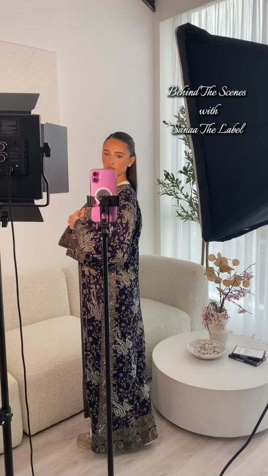 Post 1 by Sanaathelabel on TikTok (video)