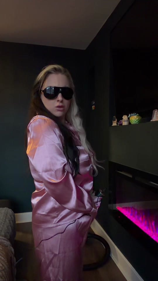 Post 8 by Heyyy, it’s Sarah on TikTok (video)