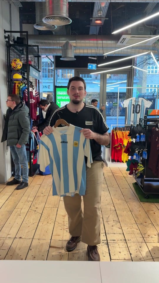 Post 8 by classicfootballshirtsldn on TikTok (video)