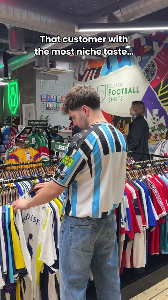 Post 1 by classicfootballshirtsldn on TikTok (video)