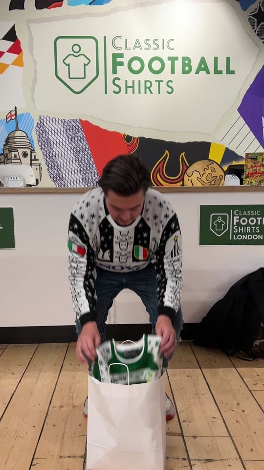 Post 10 by classicfootballshirtsldn on TikTok (video)