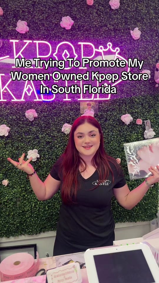 Post 1 by Kpop Kastle on TikTok (video)