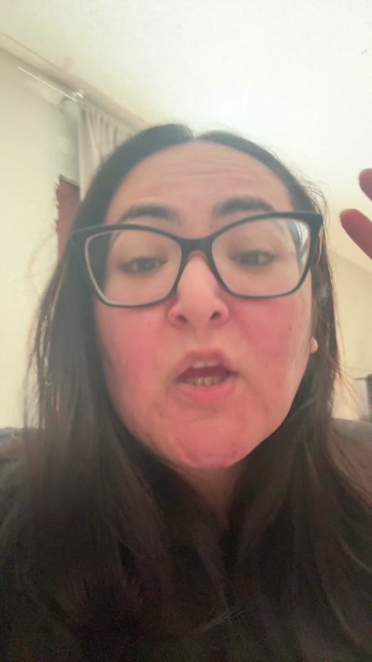 Post 2 by Dina on TikTok (video)