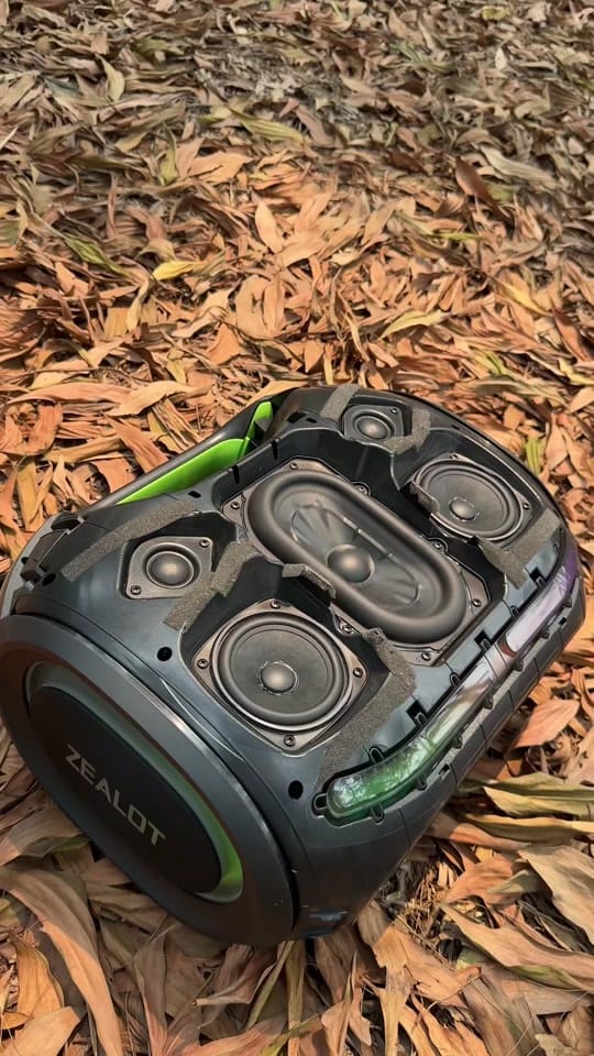 Post 2 by Techzozo us on TikTok (video)