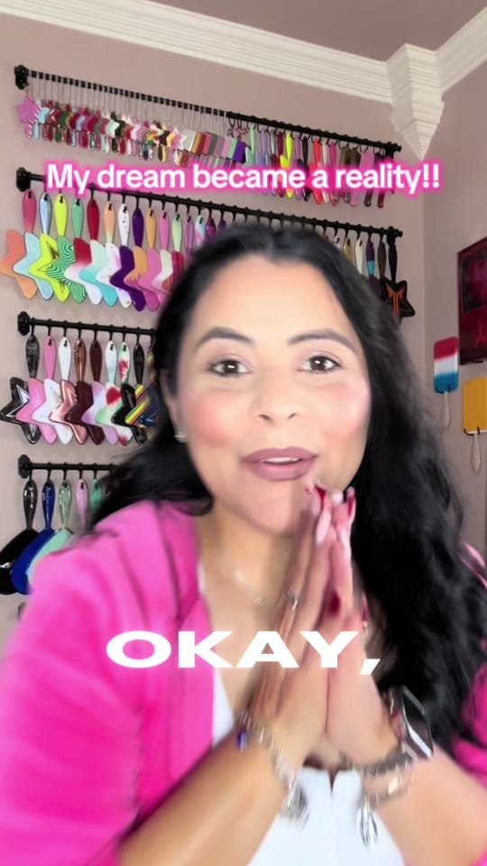 Post 8 by Iris🦋Cruz on TikTok (video)