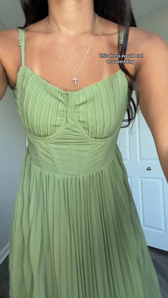 Post 5 by Emily Peachy🌹 on TikTok (video)