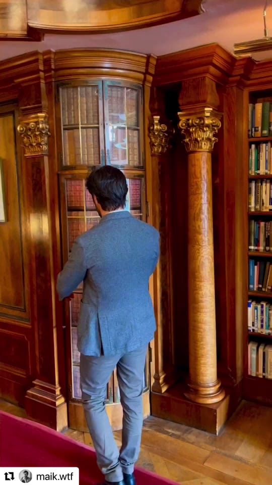 Post 10 by DustyAtticRareBooks on TikTok (video)