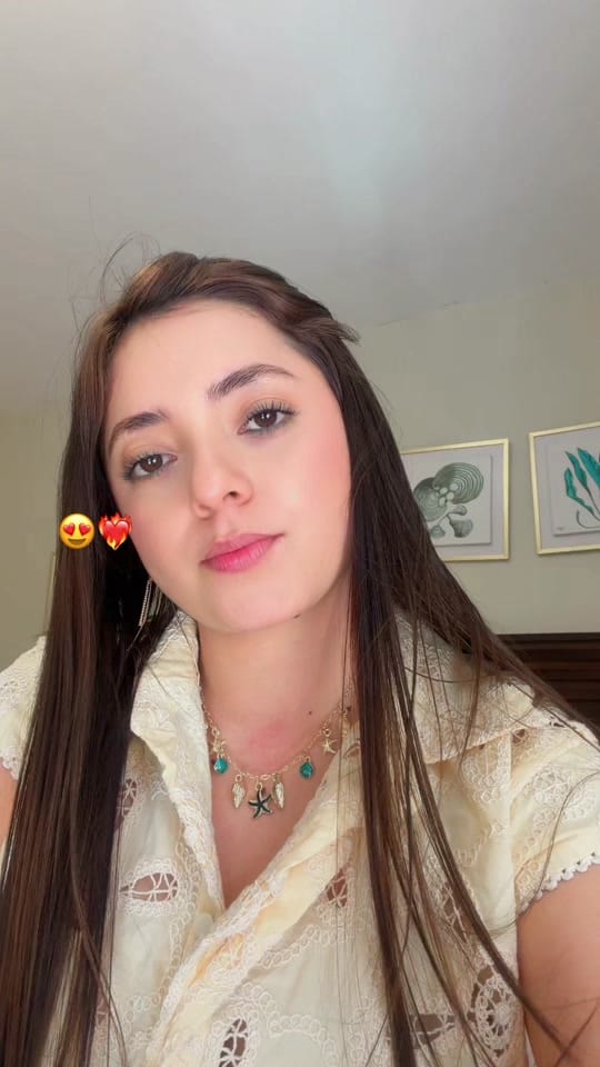 Post 3 by Evi🍓♥️ on TikTok (video)