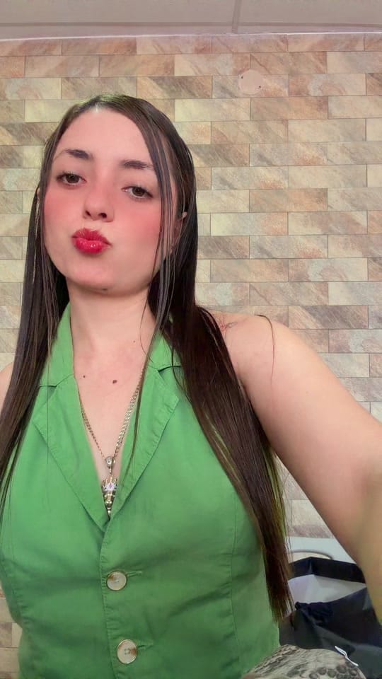 Post 2 by Evi🍓♥️ on TikTok (video)