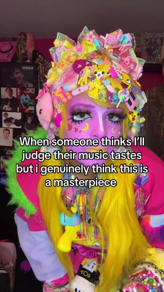 Post 1 by Compulsive Leia on TikTok (video)