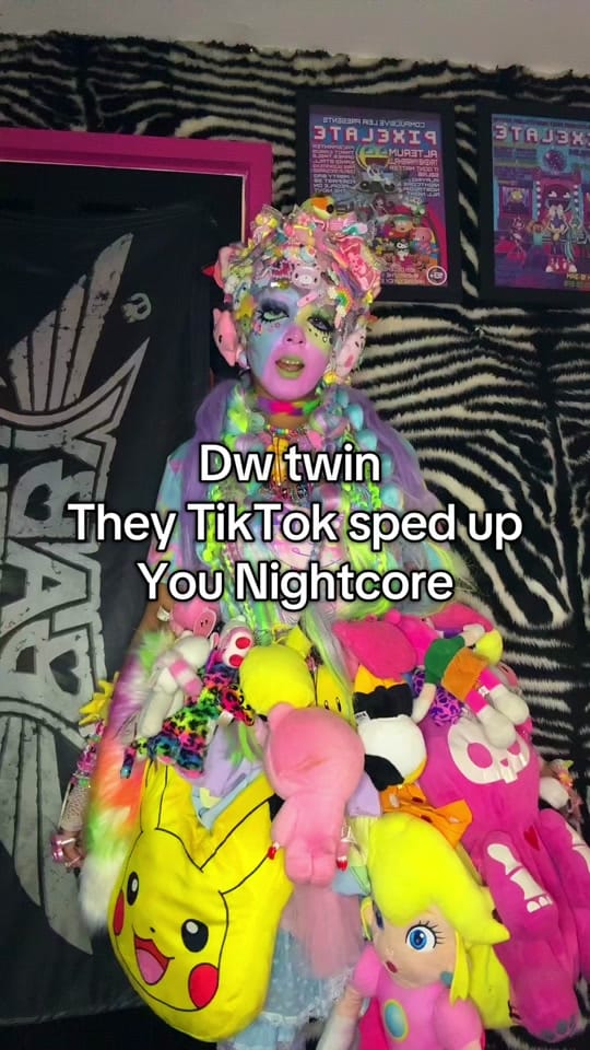 Post 2 by Compulsive Leia on TikTok (video)