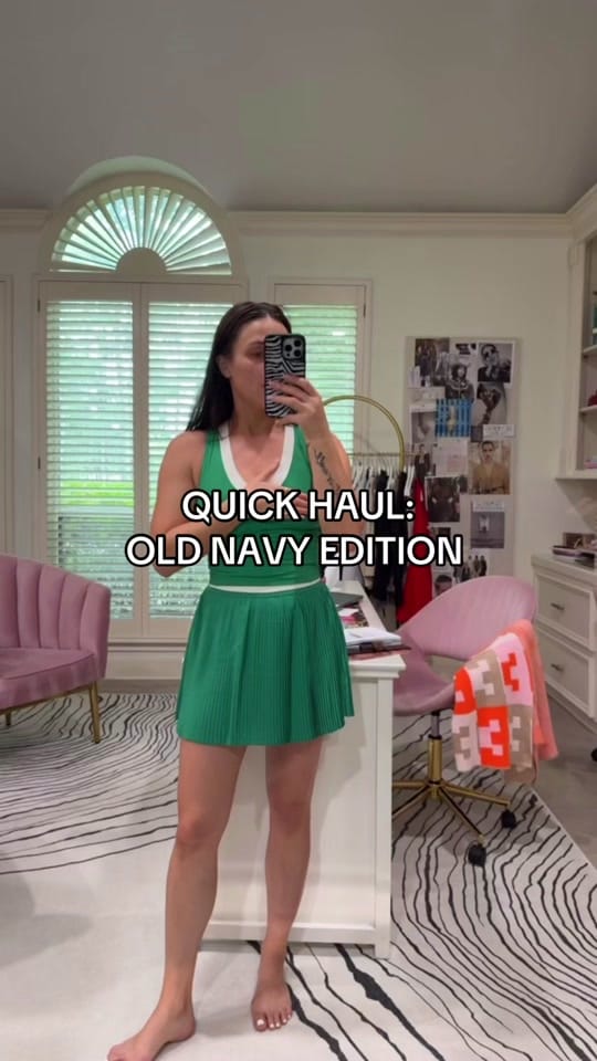 Post 4 by Elly | Personal Stylist on TikTok (video)