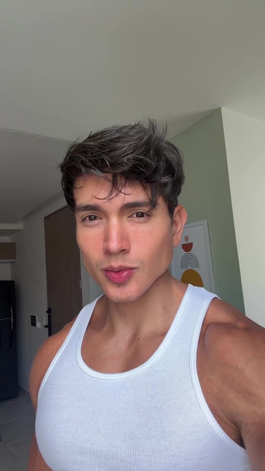 Post 2 by Daniel Roman on TikTok (video)