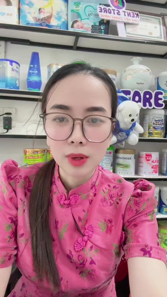 Post 4 by Kent Store- chuyên hàng trẻ em on TikTok (video)