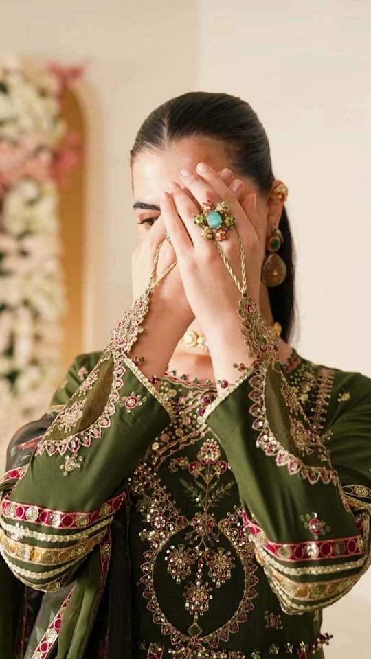 Post 3 by Jaan London on TikTok (video)