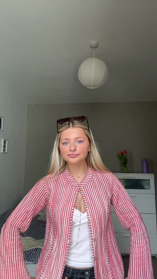 Post 7 by levuroy on TikTok (video)