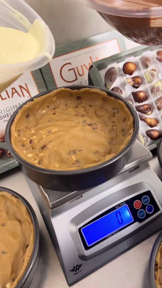 Post 10 by Cakes Contour on TikTok (video)